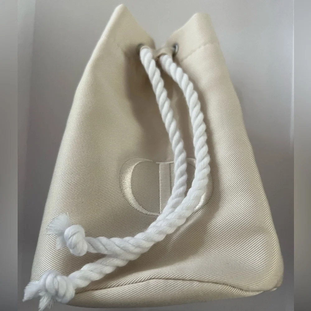 ❌SOLD❌Dior Beige /cream cosmetic convert to crossbody bag - Picture 10 of 13